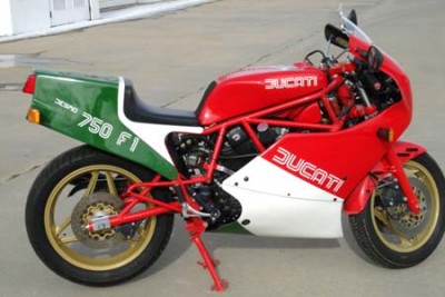 85_Ducati750_detail1_450.jpg