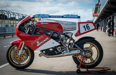 loudbike-YBIII-Ducati-750-F1-atPhillip-Island.jpg