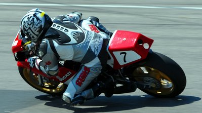 Nick Ienatsch Ducati 750 F1 Mosport (7).jpg